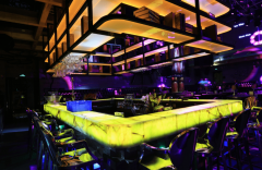 AI無人曲播平臺可以或許為酒吧供給豐碩的現(xiàn)場表